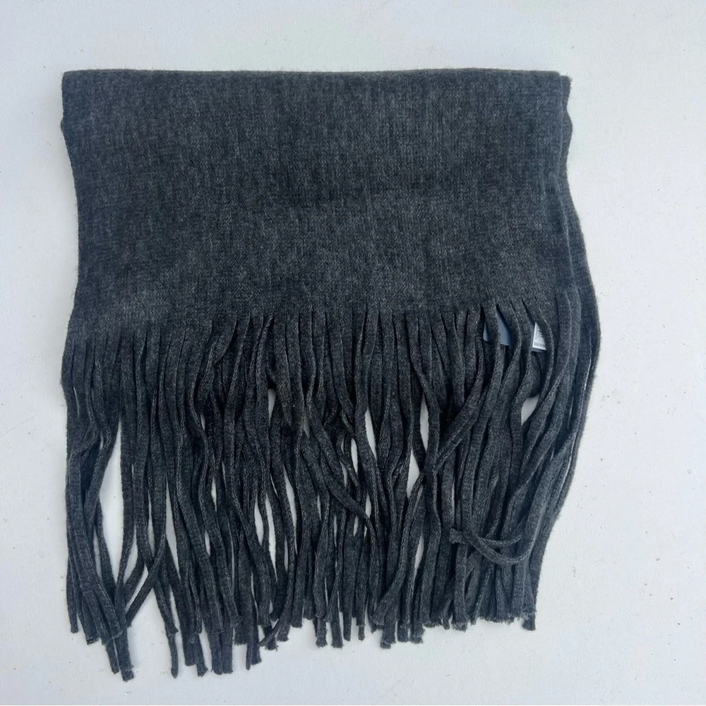 NWT Lucky Brand charcoal gray brushed fringe scarf